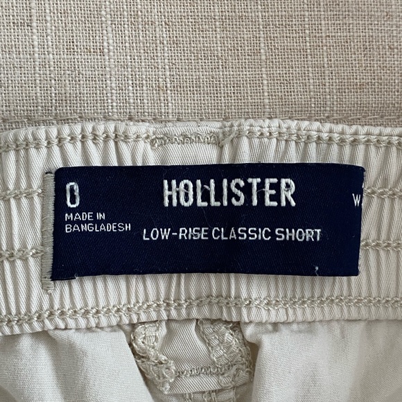 Hollister women’s lowrise cargo shorts - Picture 3 of 3